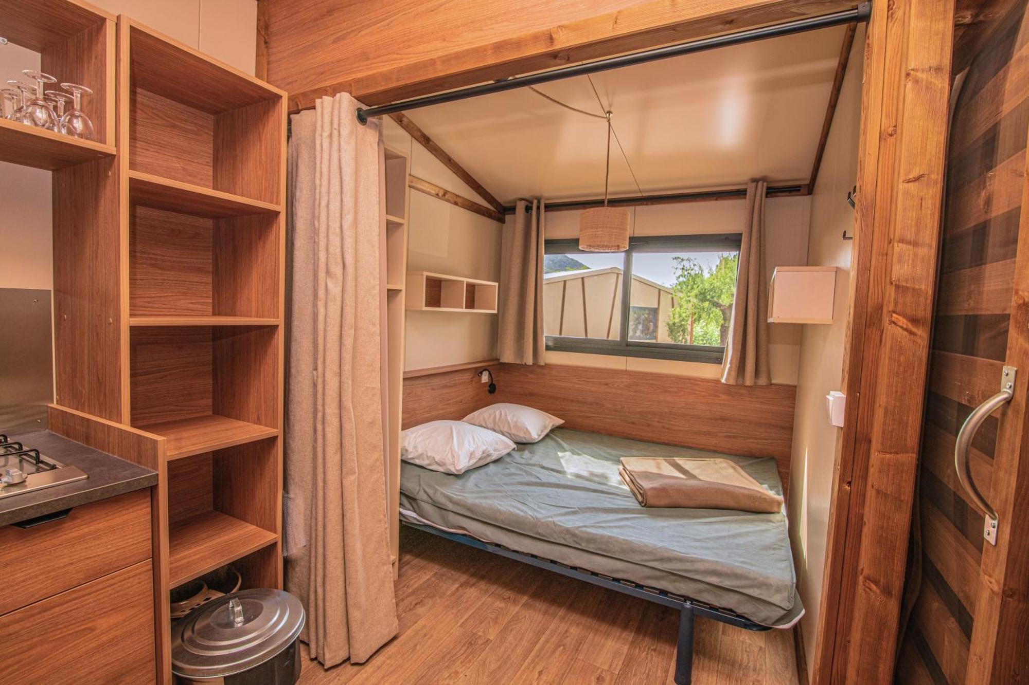 Camping Onlycamp Les Vailhes Lodève Oda fotoğraf